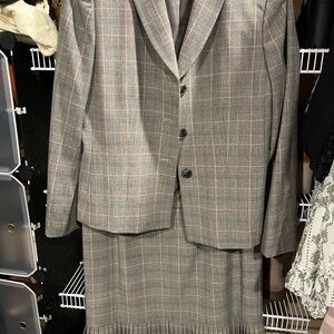 Evan Picone Womens Gray Suit Modern Business Style